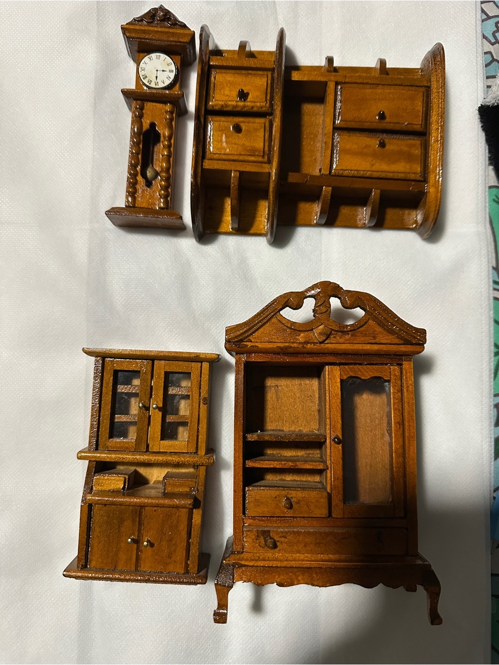 Vintage-Style Wooden doll furniture set